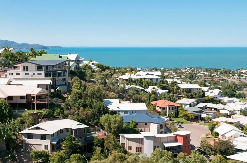 houses-by-the-coast