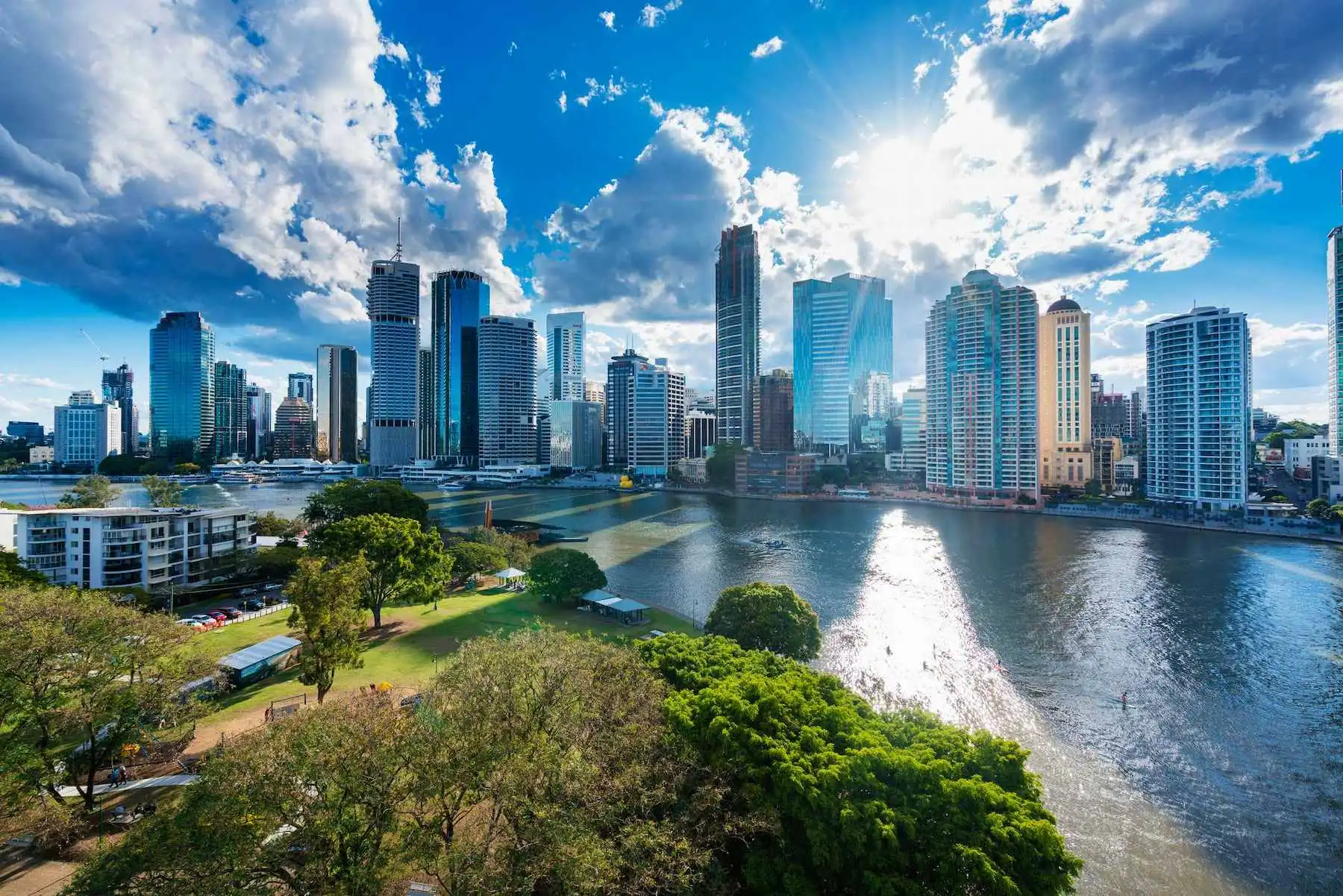 brisbane-skyline-sunny-day